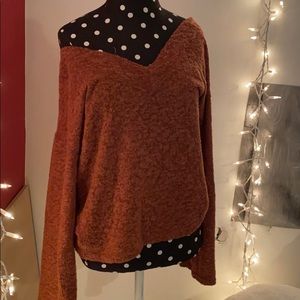 V neck light sweater